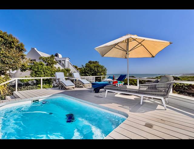 4 BEDROOM HOUSE FOR SALE IN GROTTO BAY